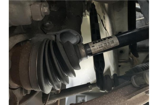 Recambio de palier delantero derecho para opel astra j berlina 5p 1.6 selective referencia OEM IAM 13473556  