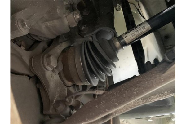 Recambio de palier delantero derecho para opel astra j berlina 5p 1.6 selective referencia OEM IAM 13473556  