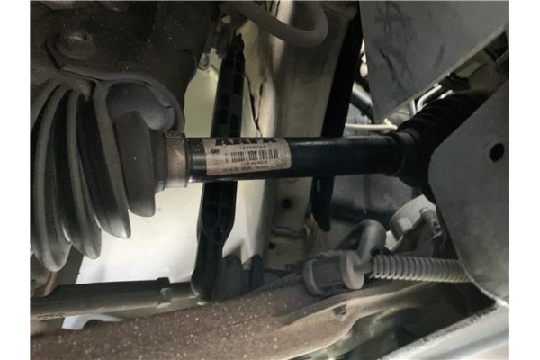 Recambio de palier delantero derecho para opel astra j berlina 5p 1.6 selective referencia OEM IAM 13473556  