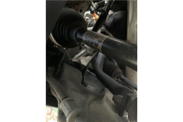 Recambio de palier delantero izquierdo para opel astra j berlina 5p 1.6 selective referencia OEM IAM 13473555  