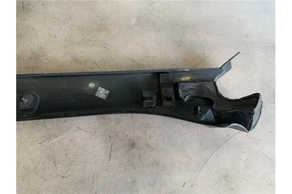 Recambio de moldura parabrisas izquierda para land rover range rover sport 2.7 v6 td s referencia OEM IAM DCB000315PNP  