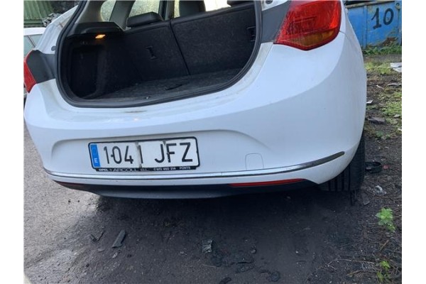 Recambio de paragolpes trasero para opel astra j berlina 5p 1.6 selective referencia OEM IAM 13364582  