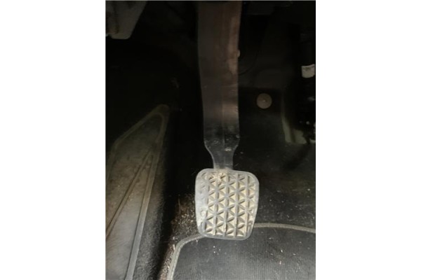 Recambio de pedal embrague para opel astra j berlina 5p 1.6 selective referencia OEM IAM 13421035  