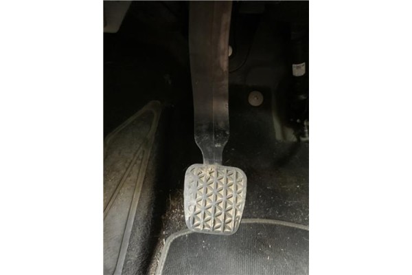 Recambio de pedal embrague para opel astra j berlina 5p 1.6 selective referencia OEM IAM 13421035  