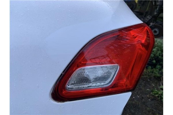 Recambio de piloto porton trasero derecho para opel astra j berlina 5p 1.6 selective referencia OEM IAM 13306454  