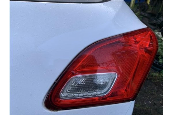 Recambio de piloto porton trasero derecho para opel astra j berlina 5p 1.6 selective referencia OEM IAM 13306454  