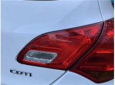Recambio de piloto porton trasero derecho para opel astra j berlina 5p 1.6 selective referencia OEM IAM 13306454  
