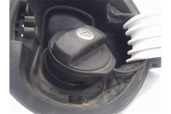 Recambio de tapa exterior combustible para skoda fabia (5j2) 1.2 referencia OEM IAM 5J6809857A GRU 1K0201550AK 