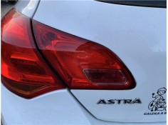 Recambio de piloto porton trasero izquierdo para opel astra j berlina 5p 1.6 selective referencia OEM IAM 13306453  