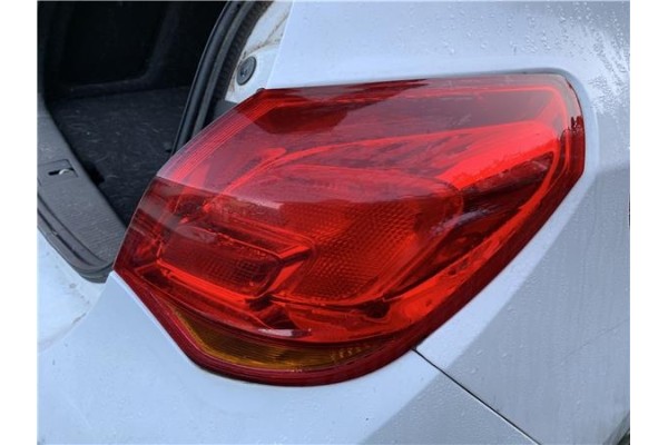 Recambio de piloto trasero derecho para opel astra j berlina 5p 1.6 selective referencia OEM IAM 13306454  