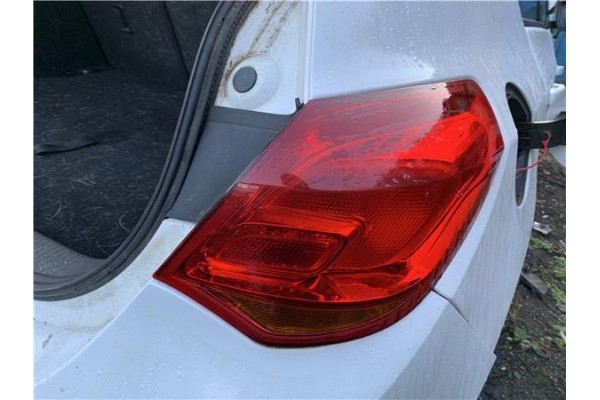 Recambio de piloto trasero derecho para opel astra j berlina 5p 1.6 selective referencia OEM IAM 13306454  