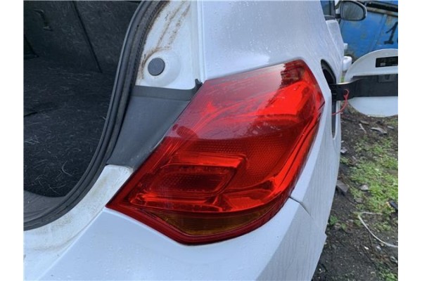 Recambio de piloto trasero derecho para opel astra j berlina 5p 1.6 selective referencia OEM IAM 13306454  