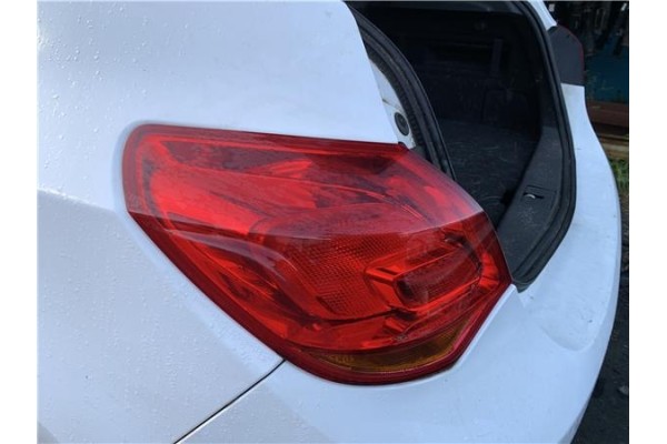 Recambio de piloto trasero izquierdo para opel astra j berlina 5p 1.6 selective referencia OEM IAM 13306453  