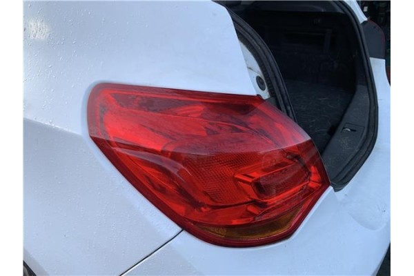 Recambio de piloto trasero izquierdo para opel astra j berlina 5p 1.6 selective referencia OEM IAM 13306453  