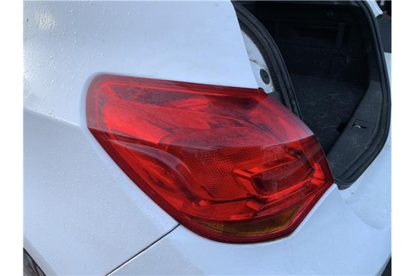 Recambio de piloto trasero izquierdo para opel astra j berlina 5p 1.6 selective referencia OEM IAM 13306453  