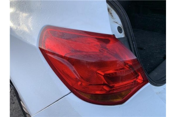 Recambio de piloto trasero izquierdo para opel astra j berlina 5p 1.6 selective referencia OEM IAM 13306453  