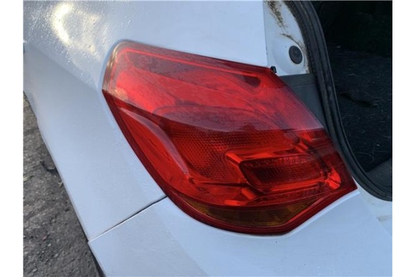 Recambio de piloto trasero izquierdo para opel astra j berlina 5p 1.6 selective referencia OEM IAM 13306453  