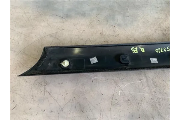 Recambio de moldura parabrisas izquierda para land rover range rover sport 2.7 v6 td s referencia OEM IAM DCB000315PNP  