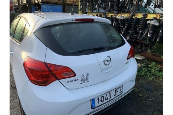 Recambio de porton trasero para opel astra j berlina 5p 1.6 selective referencia OEM IAM 13372624  