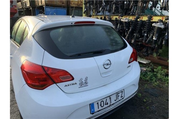 Recambio de porton trasero para opel astra j berlina 5p 1.6 selective referencia OEM IAM 13372624  