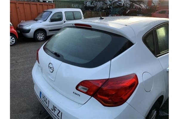 Recambio de porton trasero para opel astra j berlina 5p 1.6 selective referencia OEM IAM 13372624  