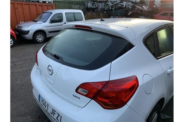 Recambio de porton trasero para opel astra j berlina 5p 1.6 selective referencia OEM IAM 13372624  