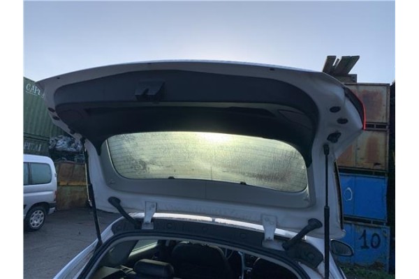 Recambio de porton trasero para opel astra j berlina 5p 1.6 selective referencia OEM IAM 13372624  
