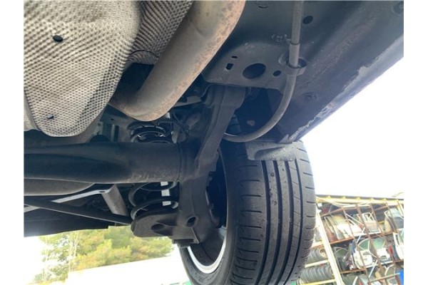 Recambio de puente trasero para opel astra j berlina 5p 1.6 selective referencia OEM IAM 13427776  