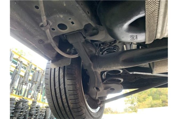 Recambio de puente trasero para opel astra j berlina 5p 1.6 selective referencia OEM IAM 13427776  