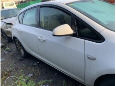 Recambio de puerta delantero derecha para opel astra j berlina 5p 1.6 selective referencia OEM IAM 13330766  