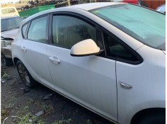 Recambio de puerta delantero derecha para opel astra j berlina 5p 1.6 selective referencia OEM IAM 13330766  