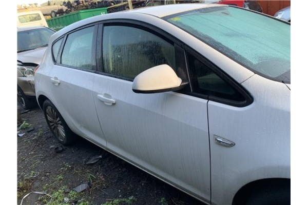 Recambio de puerta delantero derecha para opel astra j berlina 5p 1.6 selective referencia OEM IAM 13330766  