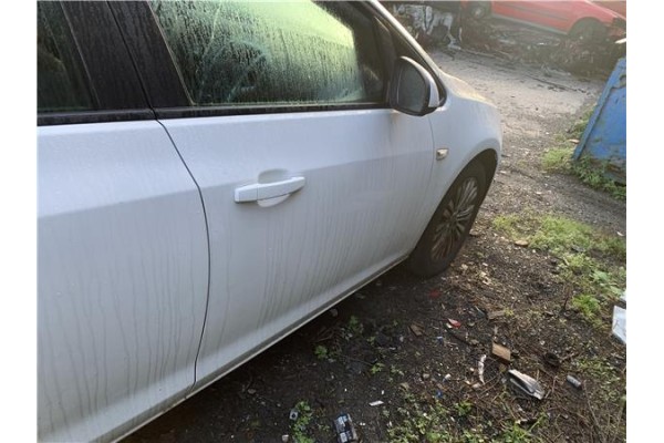 Recambio de puerta delantero derecha para opel astra j berlina 5p 1.6 selective referencia OEM IAM 13330766  