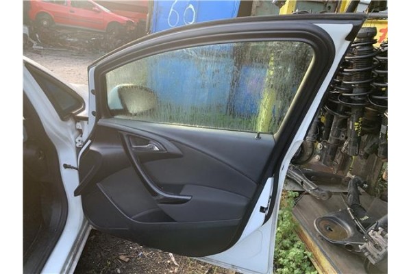 Recambio de puerta delantero derecha para opel astra j berlina 5p 1.6 selective referencia OEM IAM 13330766  