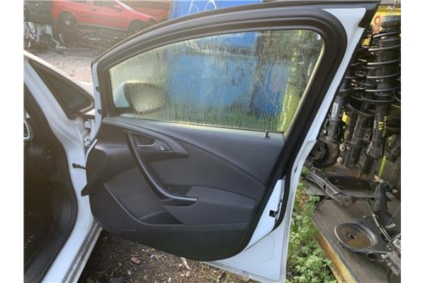 Recambio de puerta delantero derecha para opel astra j berlina 5p 1.6 selective referencia OEM IAM 13330766  