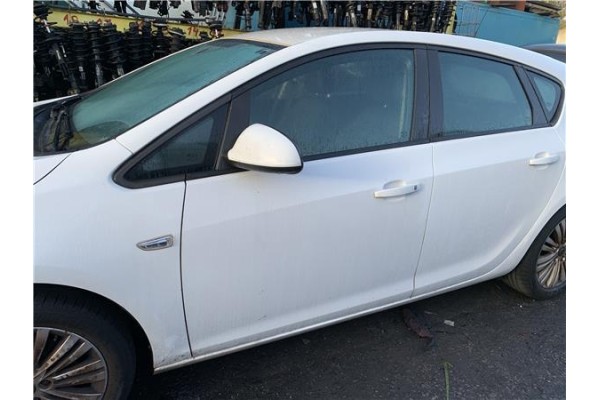 Recambio de puerta delantero izquierda para opel astra j berlina 5p 1.6 selective referencia OEM IAM 13330765  
