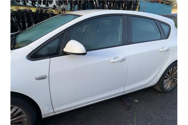 Recambio de puerta delantero izquierda para opel astra j berlina 5p 1.6 selective referencia OEM IAM 13330765  