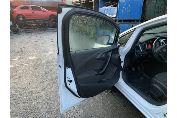 Recambio de puerta delantero izquierda para opel astra j berlina 5p 1.6 selective referencia OEM IAM 13330765  