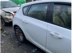 Recambio de puerta trasero derecha para opel astra j berlina 5p 1.6 selective referencia OEM IAM 13285611  