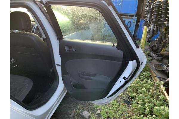 Recambio de puerta trasero derecha para opel astra j berlina 5p 1.6 selective referencia OEM IAM 13285611  