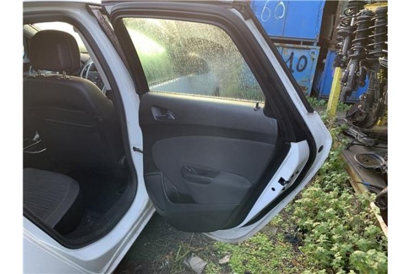 Recambio de puerta trasero derecha para opel astra j berlina 5p 1.6 selective referencia OEM IAM 13285611  
