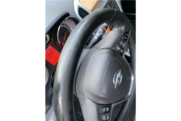 Recambio de volante para opel astra j berlina 5p 1.6 selective referencia OEM IAM 13351039  