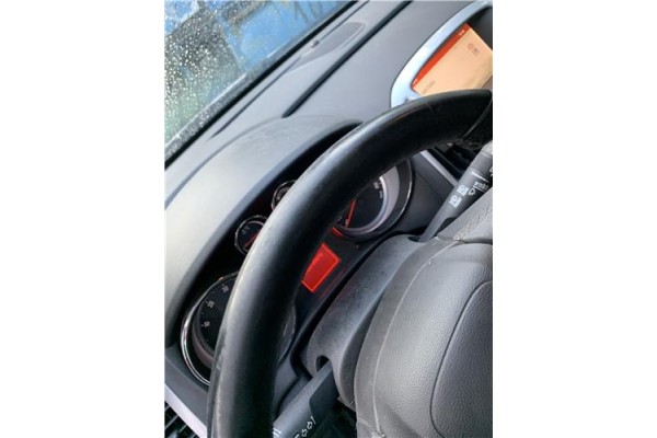 Recambio de volante para opel astra j berlina 5p 1.6 selective referencia OEM IAM 13351039  