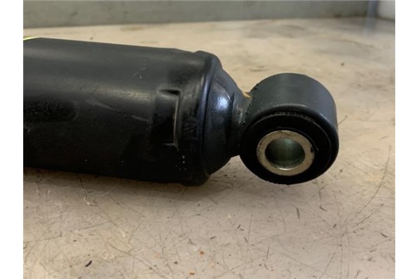 Recambio de amortiguador trasero derecho para iveco daily chasis 2.3 referencia OEM IAM GL12838  