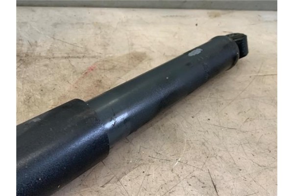 Recambio de amortiguador trasero derecho para iveco daily chasis 2.3 referencia OEM IAM GL12838  