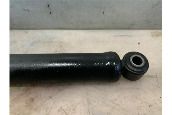Recambio de amortiguador trasero izquierdo para iveco daily chasis 2.3 referencia OEM IAM GL12838  