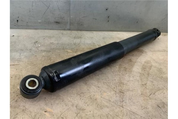 Recambio de amortiguador trasero izquierdo para iveco daily chasis 2.3 referencia OEM IAM GL12838  