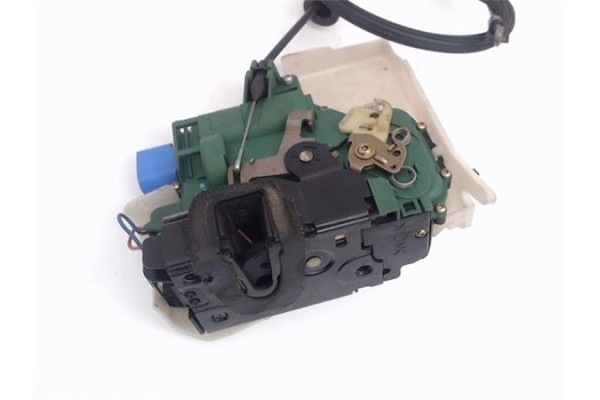 Recambio de cierre electromagnetico delantero derecho para volkswagen polo iv (9n1) 1.4 16v referencia OEM IAM 3B1837015AQ 10001