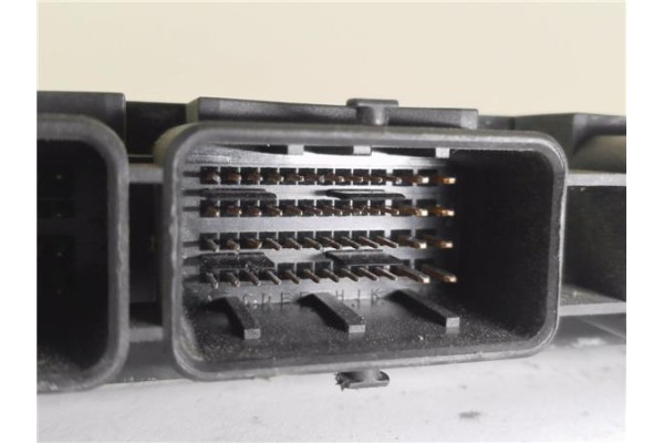 Recambio de centralita para renault master ii furgón (fd) 2.5 dci 120 referencia OEM IAM 8200311550 281011432 