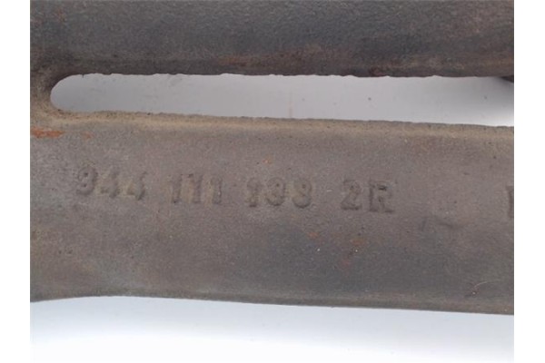 Recambio de colector escape para porsche 944 2.5 básico coupe referencia OEM IAM 9441111332R  